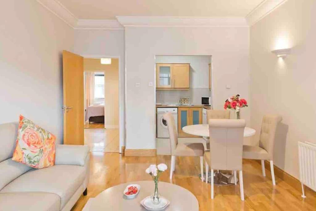 Luxury Two Bedroom Apt In Dublin Bagian luar foto