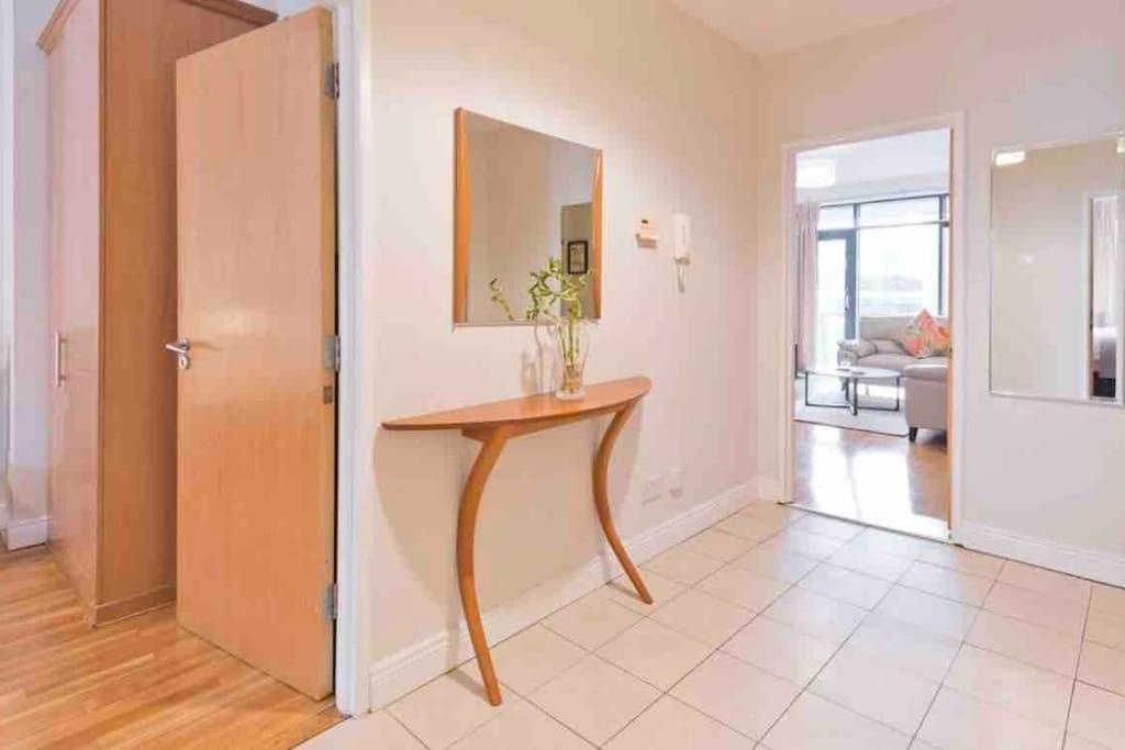 Luxury Two Bedroom Apt In Dublin Bagian luar foto